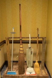 20160629convergence017brooms