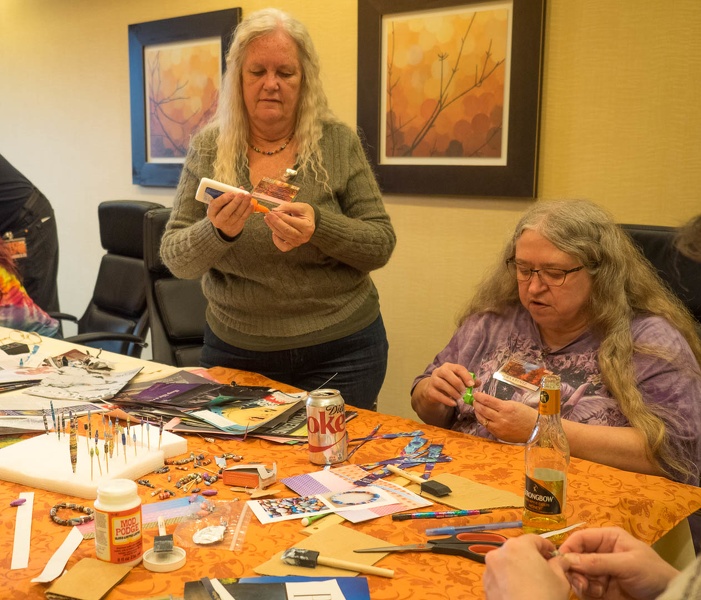 20161014fallcon008bonnielaura.jpg